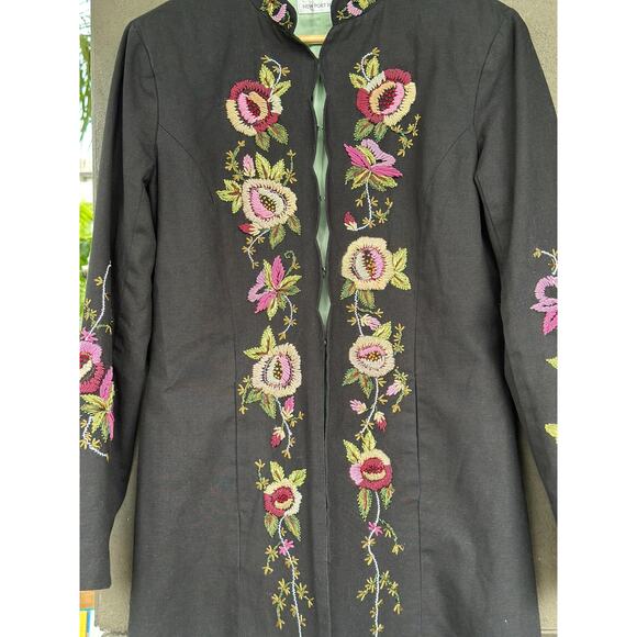 Newport News Black Floral Embroidered Blazer - Picture 9 of 12
